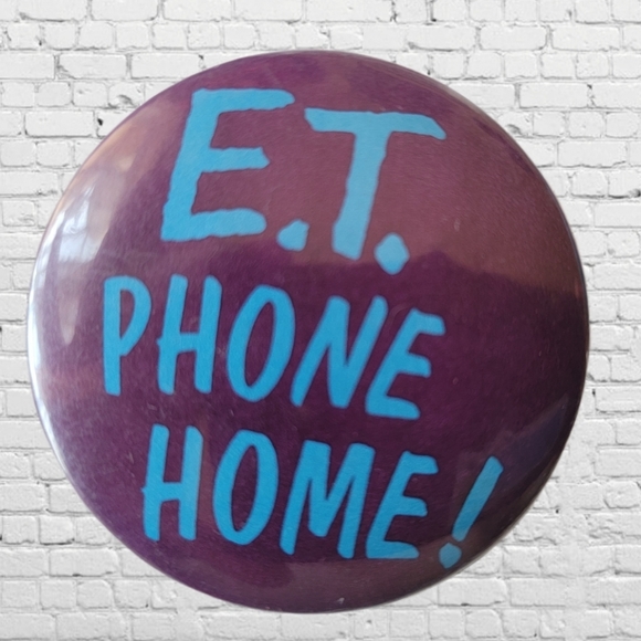 Vintage Round Novelty Pinback Buttons 2×E.T - Picture 2 of 4